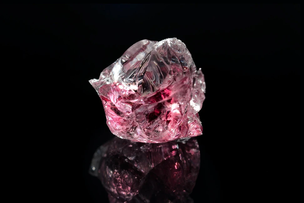 <p>‘Harry Winston Pink Legacy’ rough fancy pink diamond</p>
