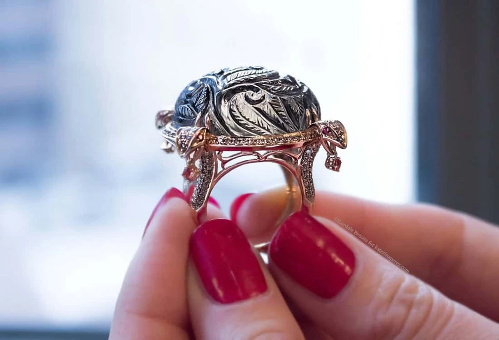 <p>Bochic carved ring</p>