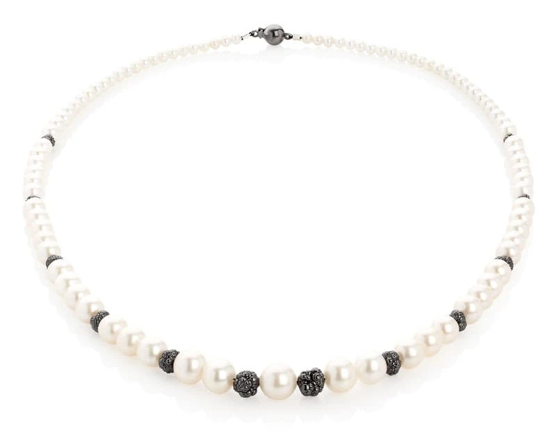 <p>A pearl and silver necklace from Les Corallines collection</p>