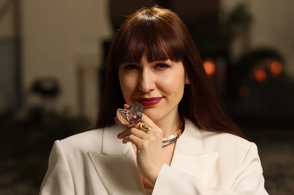With its high jewellery creations, Bachtale honour the skills of local artisans, including traditional engraving and openwork, while giving them a fresh, modern twist