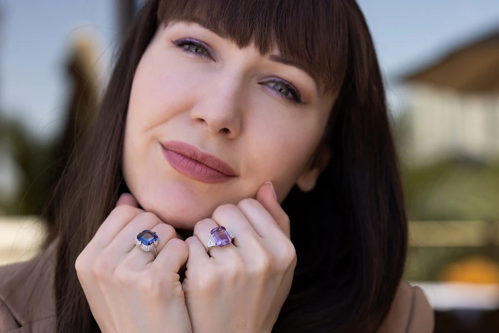 Katerina wears two sapphire rings from Bayco’s Summer 2026 High Jewellery collection, which showcases the House’s passion for exceptional coloured gemstones