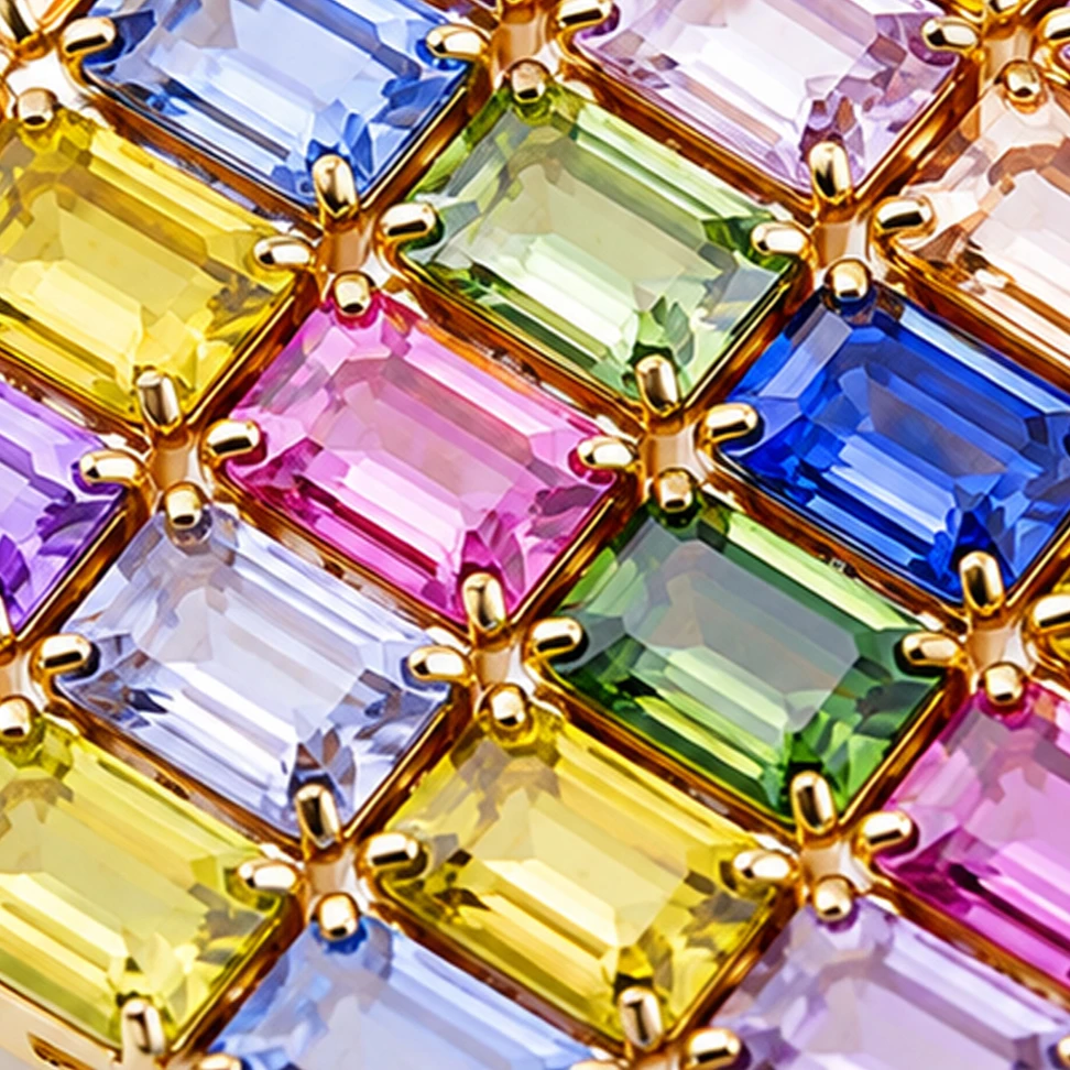 Most of the bracelet’s sapphires were recut to identical dimensions, sacrificing precious carat weight to achieve their perfect uniformity