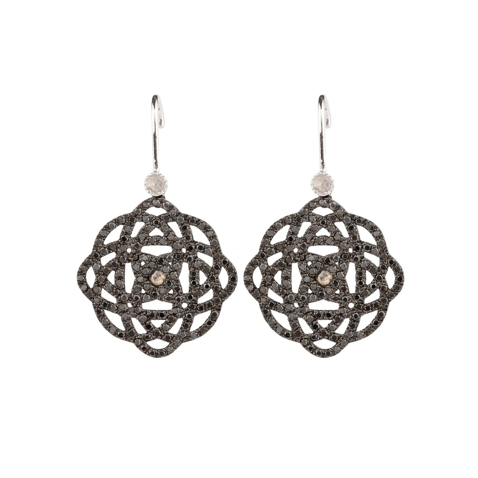 <p>Alia Mouzannar Arabesque dormeuse</p>