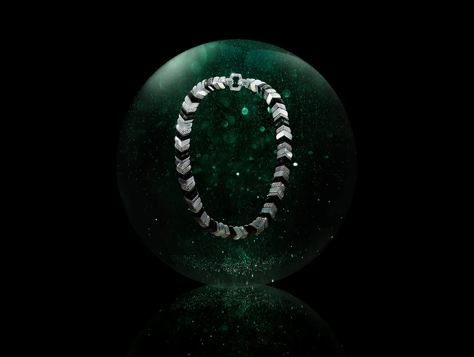 <p>Boucheron ‘Vendôme Argentique’ necklace in 18kt white gold paved with diamonds, grey and white mother-of-pearl, onyx</p>