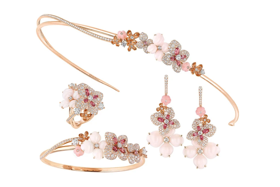 <p>Chaumet Hortensia collection</p>