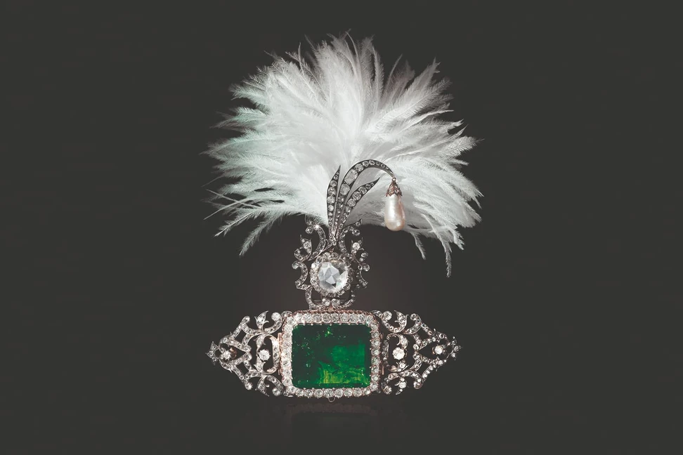<p>Christie’s ‘Maharajas &amp; Mughal Magnificence’ sarpech adapted by Cartier, with emerald, pearl and diamonds</p>
