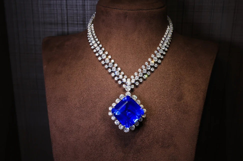 At 184.15 carats, the unheated Sri Lankan sapphire in the David Morris Riviera necklace is the largest sapphire in the House’s history
