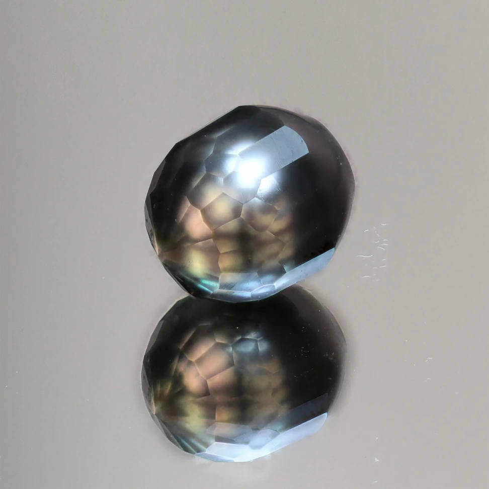 <p>Faceted Tahitian Pearl</p>