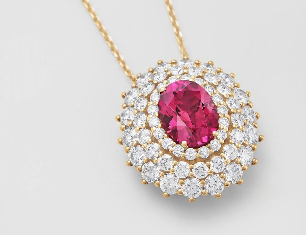 Giorgio Visconti necklace from the Like Me Chapter II collection, set with a pink tourmaline and diamonds in rose gold
