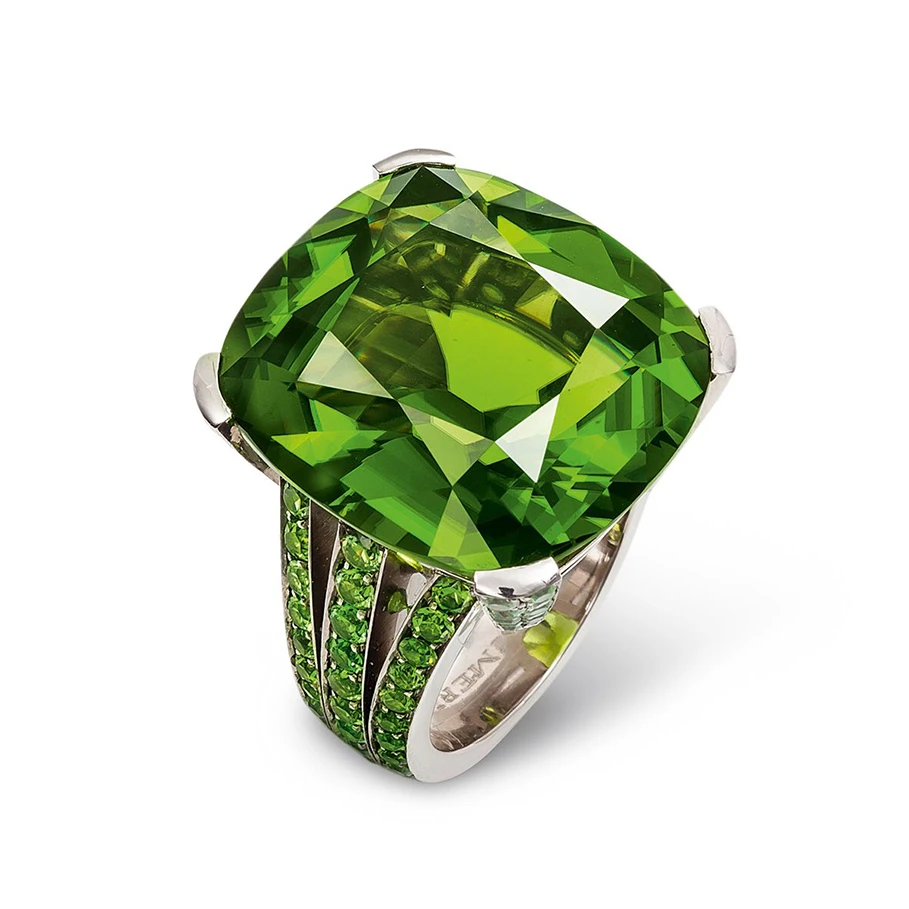 <p>Hemmerle ring – peridot and demantoid garnets</p>