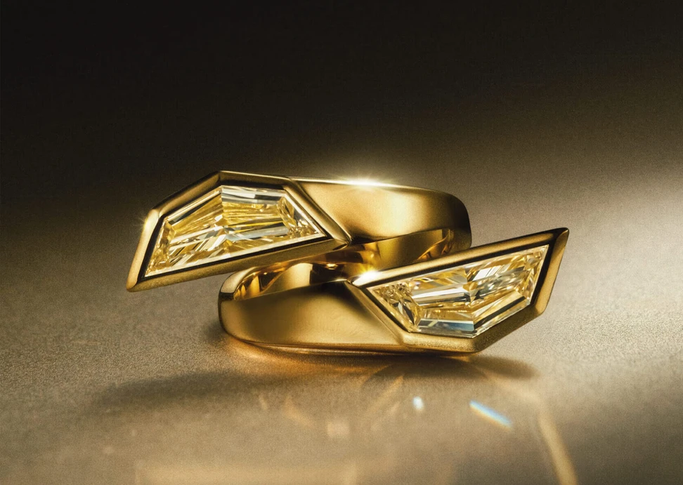 <p>IDORO Cadillacs ring with 5.09 carats of cadillac-cut diamonds set in 18k yellow gold</p>
