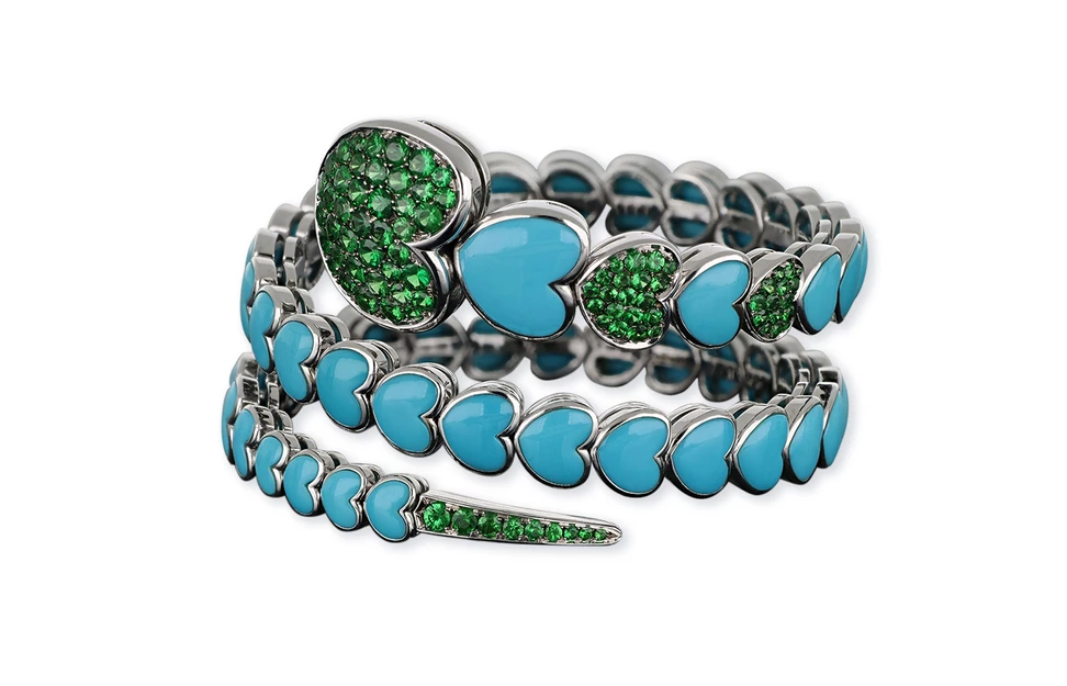 <p>J’OR Jewels Nuance bracelet with tsavorite garnets and heart-shaped turquoise in 18k white gold</p>