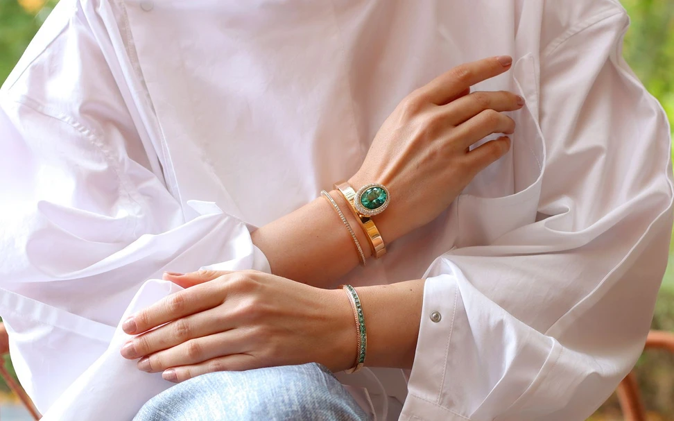 <p>Katerina Perez wearing Jochen Lee paraiba bracelets</p>