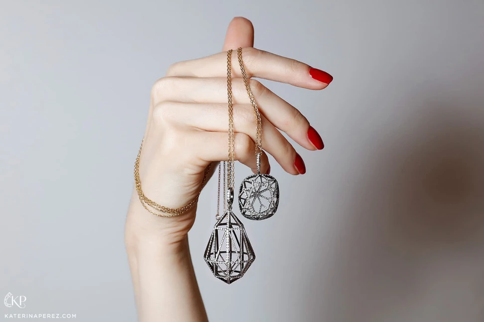 <p>Johara collection pendant in black gold and diamonds by NUUN Jewels</p>