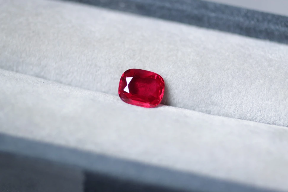 <p>What you have is a stone that looks larger than it weighs, priced at a level that reflects its actual weight, not its face-up size</p>
