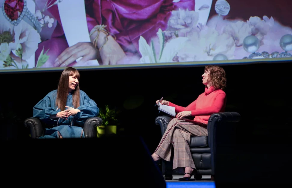 <p>Katerina Perez speaks at Vicenzaoro with Elle Hill, founder and CEO of Hill & Co.</p>