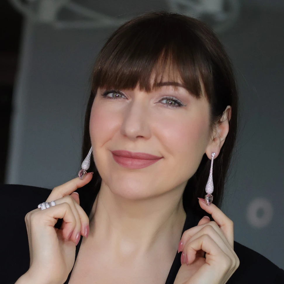 <p><span class="TextRun SCXP231295650 BCX0" lang="EN-US" xml:lang="EN-US" data-scheme-color="@000000,," data-usefontface="true" data-contrast="none"><span class="NormalTextRun SCXP231295650 BCX0">Drops of Grace earrings, handcrafted in </span></span><span class="TextRun MacChromeBold SCXP231295650 BCX0" lang="EN-US" xml:lang="EN-US" data-scheme-color="@000000,," data-usefontface="true" data-contrast="none"><span class="NormalTextRun SCXP231295650 BCX0">18k white gold with pavé set natural </span></span><span class="TextRun MacChromeBold SCXP231295650 BCX0" lang="EN-US" xml:lang="EN-US" data-scheme-color="@000000,," data-usefontface="true" data-contrast="none"><span class="NormalTextRun SCXP231295650 BCX0">diamonds </span></span><span class="TextRun MacChromeBold SCXP231295650 BCX0" lang="EN-US" xml:lang="EN-US" data-scheme-color="@000000,," data-usefontface="true" data-contrast="none"><span class="NormalTextRun SCXP231295650 BCX0">and pear shape morganites</span></span><span class="TextRun MacChromeBold SCXP231295650 BCX0" lang="EN-US" xml:lang="EN-US" data-scheme-color="@000000,," data-usefontface="true" data-contrast="none"><span class="NormalTextRun SCXP231295650 BCX0"> weighing around 7-8 carats</span></span></p>
