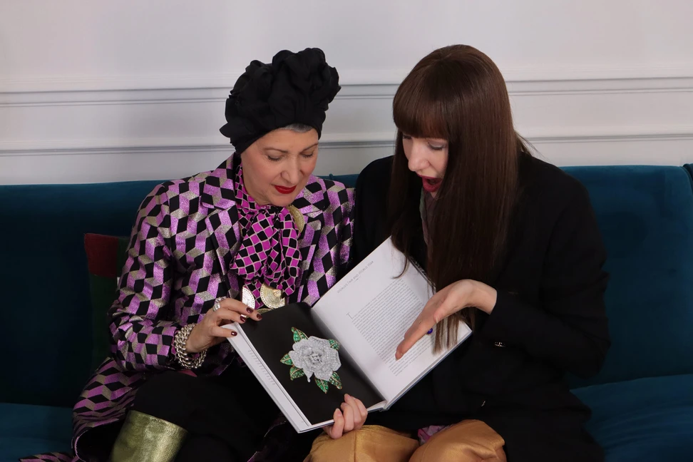 <p>Katerina and Marylin Fitoussi discuss their shared love of jewellery</p>
