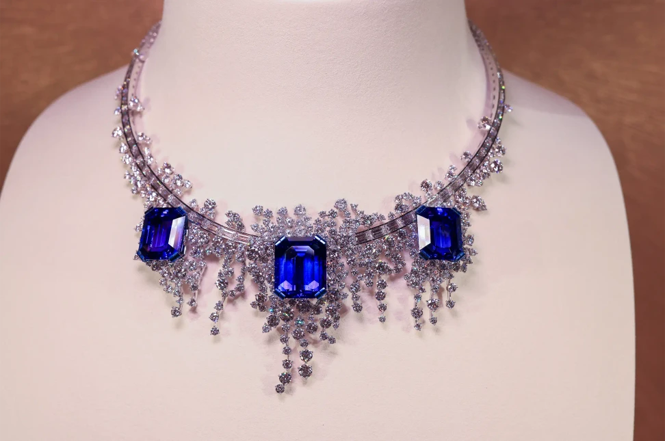 Maison FRED Moonlight Reflection high jewellery necklace in 18k white gold, set with three tanzanites of over 63 carats and diamonds