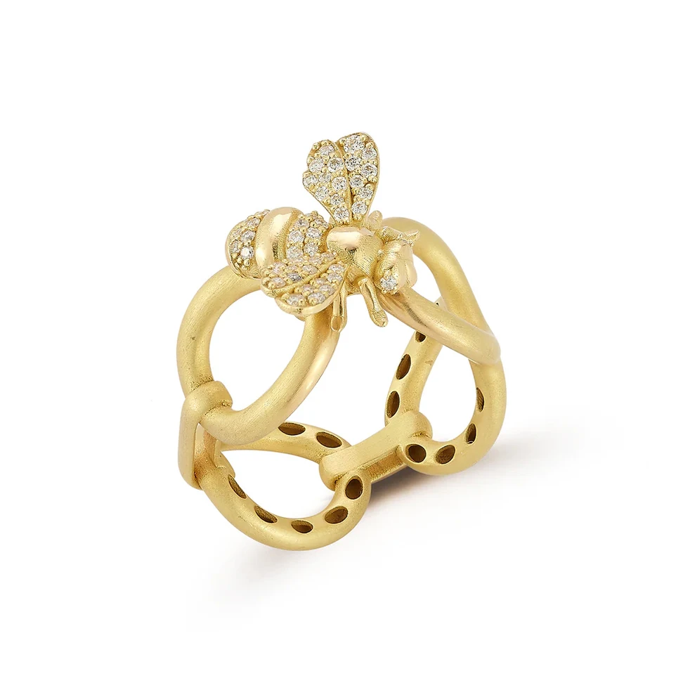 <p class="product-info__title h3">Tanya Farah ‘Queen’ Bee Diamond Link ring</p>