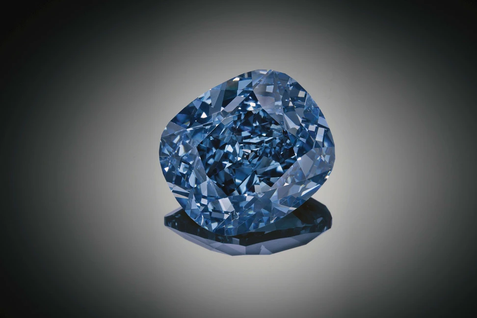 <p>The 12.03 cts Blue Moon diamond</p>