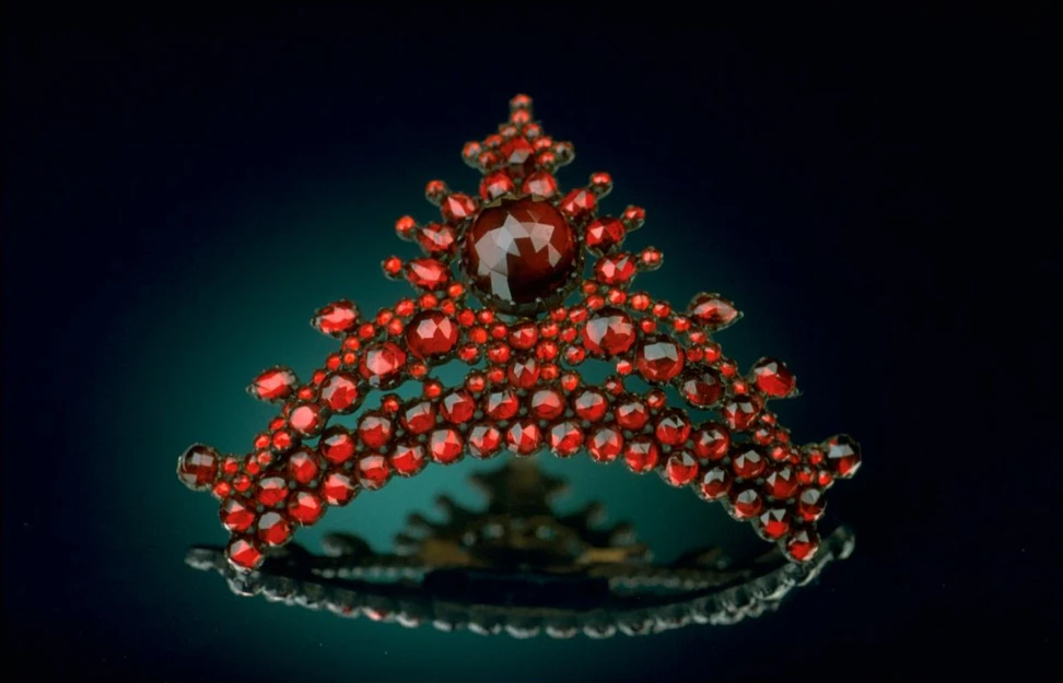<p>The Antique Pyrope Hair Comb, set with approximately 100 rose-cut pyrope garnets</p>