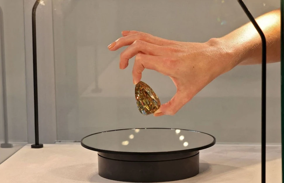 <p>The Golden Canary Diamond came from an 890-carat rough diamond</p>