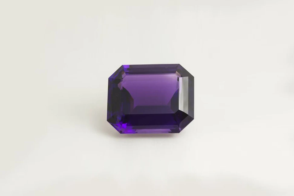 <p>The largest cut amethyst weighing 401.52 carats, now on display at the Smithsonian Museum</p>