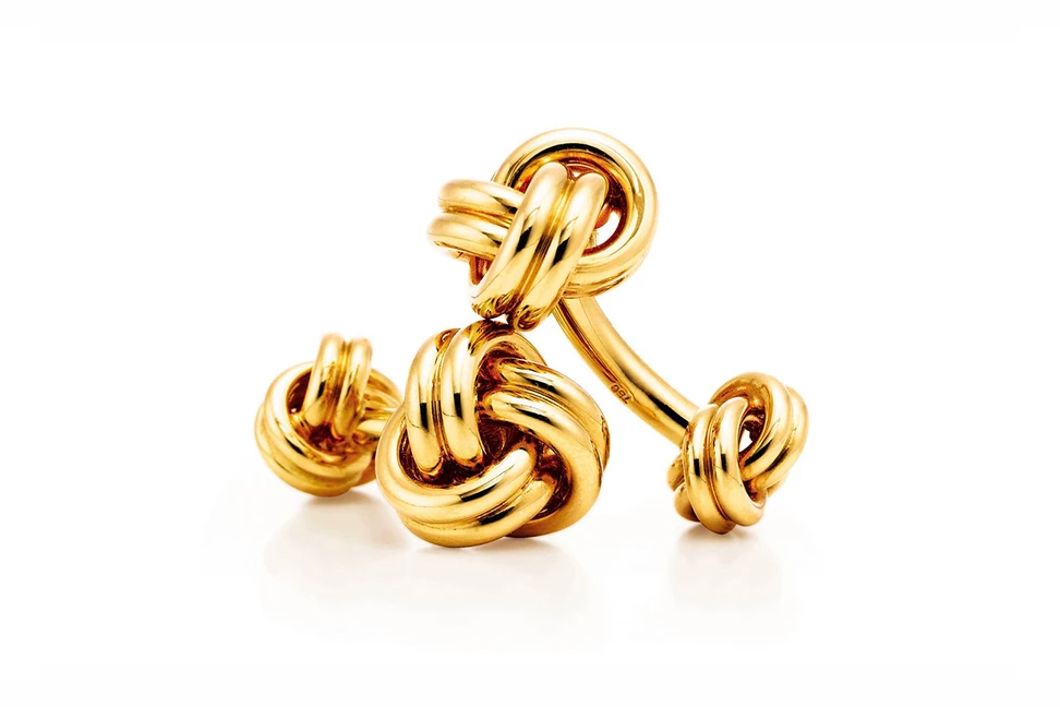 <p>Tiffany&Co. ‘Knot’ cufflinks in 18K yellow gold</p>