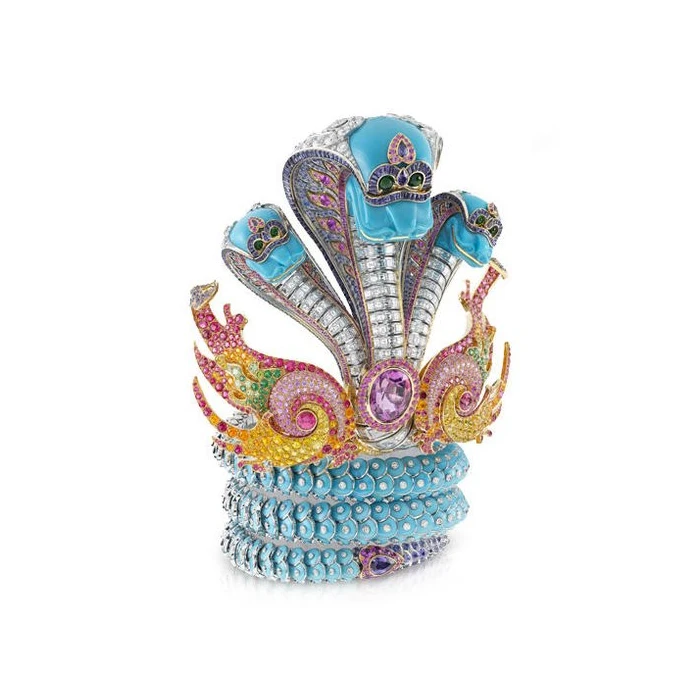 <p>Van Cleef & Arpels, Bals de Légende, Le Bal Proust, Naga decor bracelet</p>