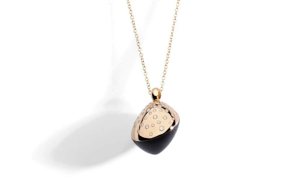 Vhernier’s 2003 Trottola is recast for 2026, retaining its distinctive rounded profile while introducing a bolder interplay of scale, surface and wearability.