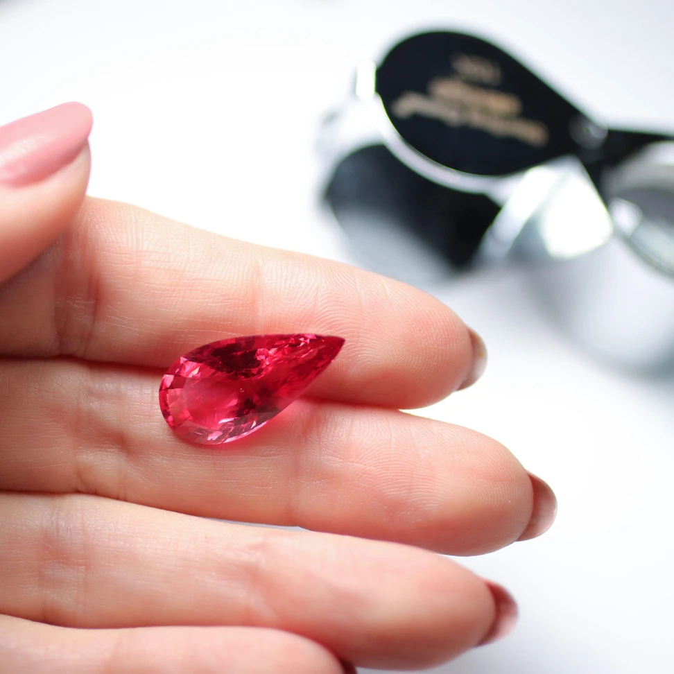 <p>The stone almost glows from within – this is the magic of Jedi spinels</p>

