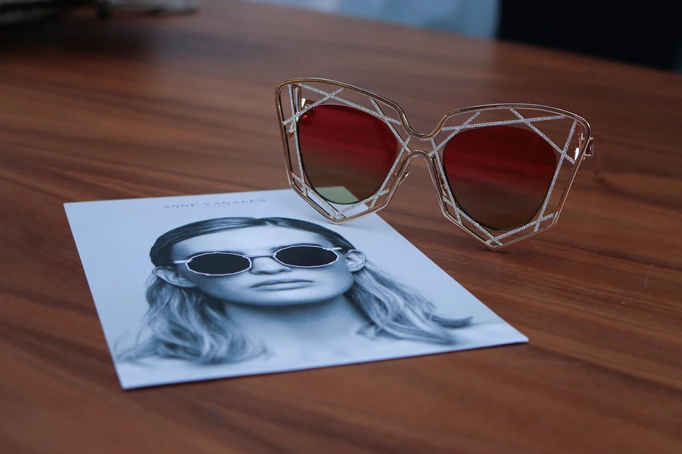 <p>Haute Occulence MELONO sunglasses by Anne Vanaken, crafted in 18k gold and set with diamonds and two emerald-cut watermelon tourmalines</p>
