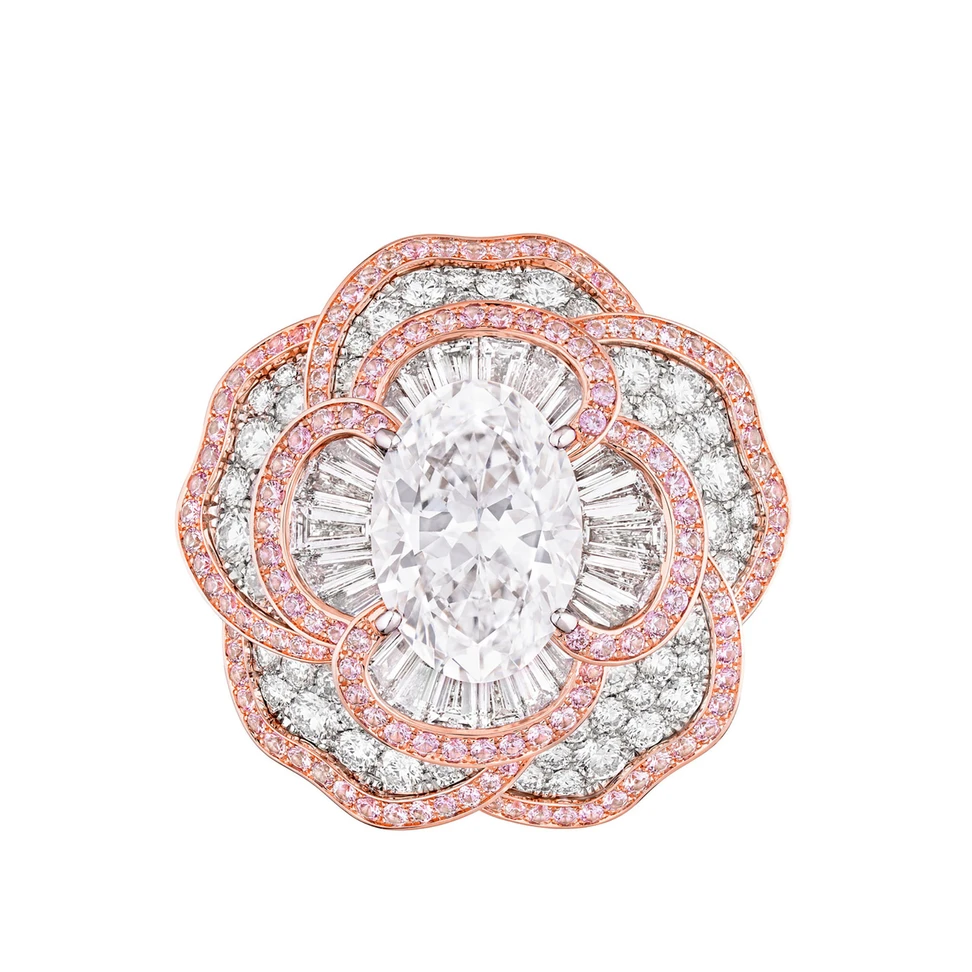 Chanel Symbole Camélia rose ring in platinum and rose gold, set with diamonds and pink sapphires
