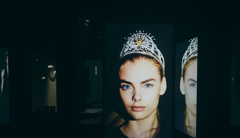 S2x1 chaumet in majesty exhibition tiara 2