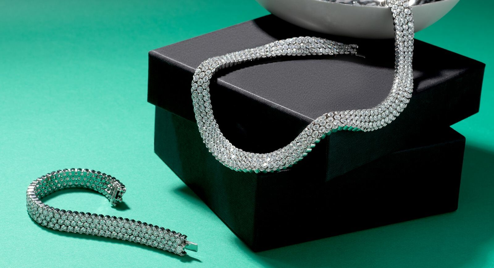 Stenzhorn 'Una' collection choker and bracelet with invisible set diamonds 