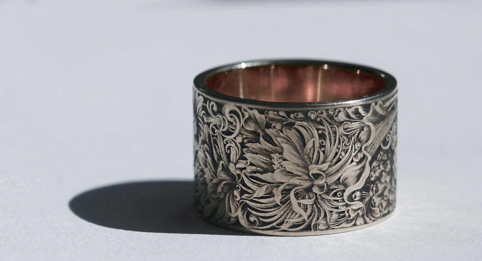 Floral engraved ring by Francesca Fracassi 