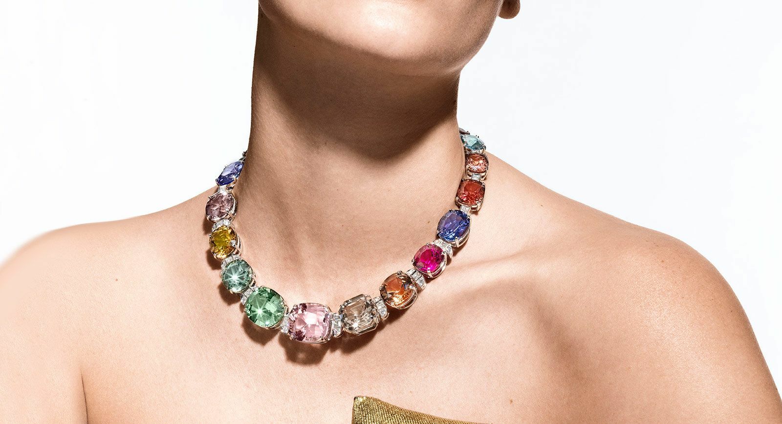 Колье Tiffany & Co. из коллекции высокого ювелирного искусства Colours of Nature Earth с бриллиантами и разноцветными драгоценными камнями