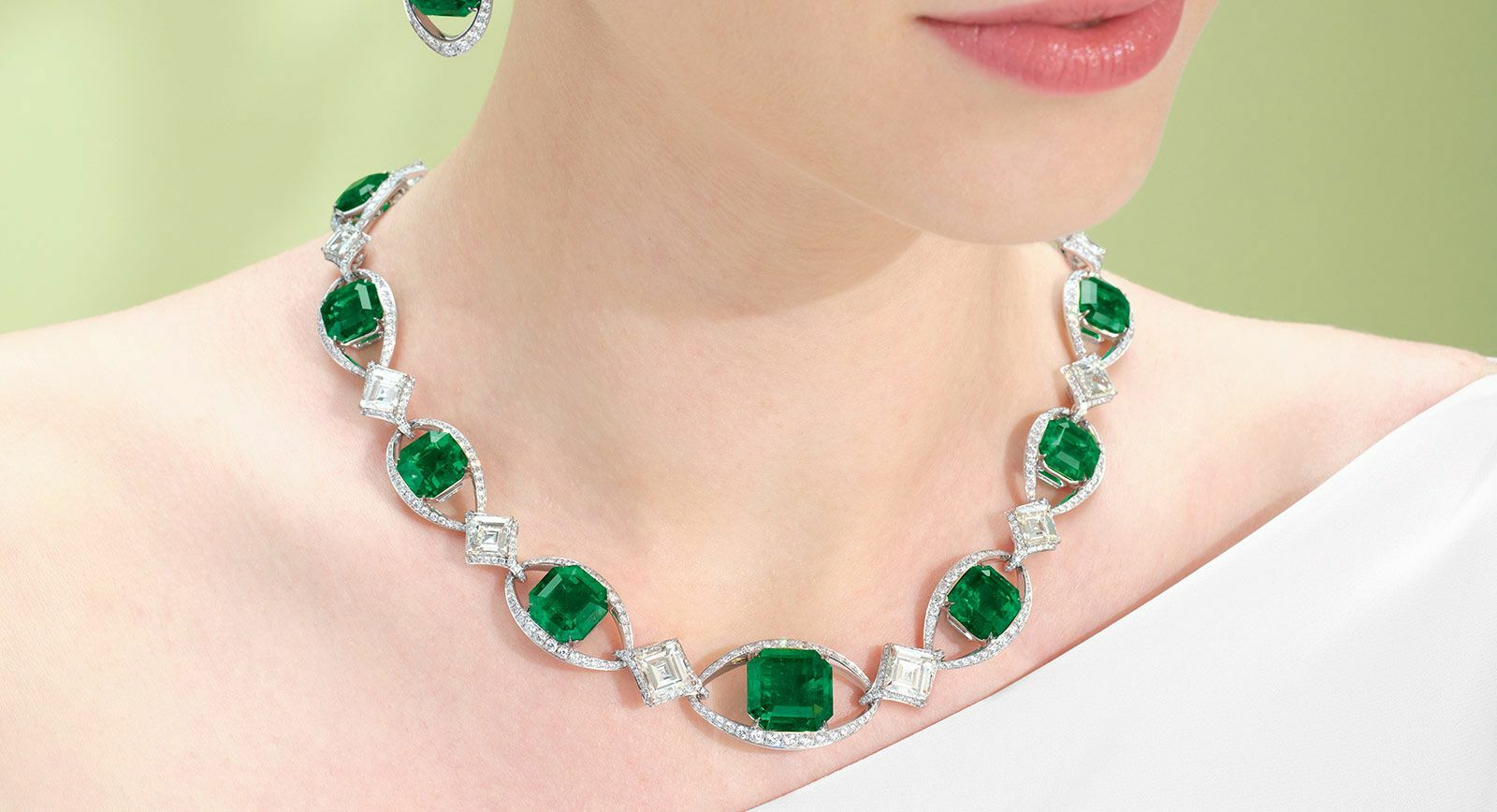 FORMS emerald and diamond necklace 