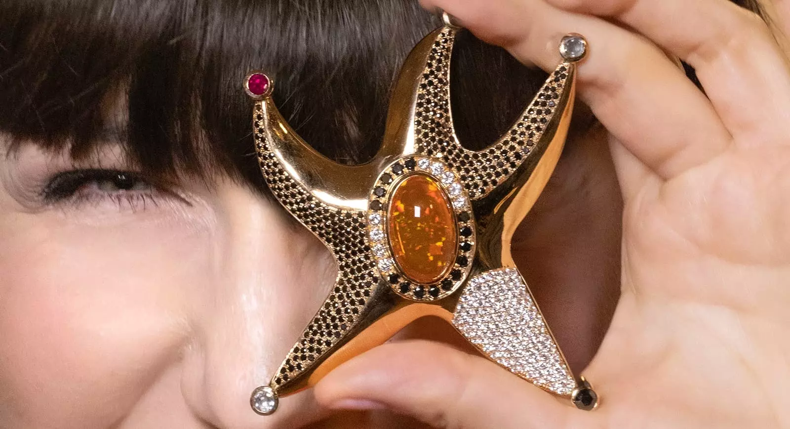 Nathalie Knauf Starfish pendant-brooch with fire opal, diamonds, black diamonds and rubies