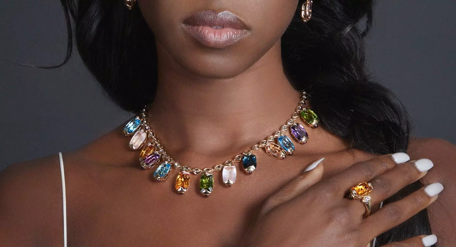 Sunita Nahata Glamorous Gemstones necklace at JCK Las Vegas 2023