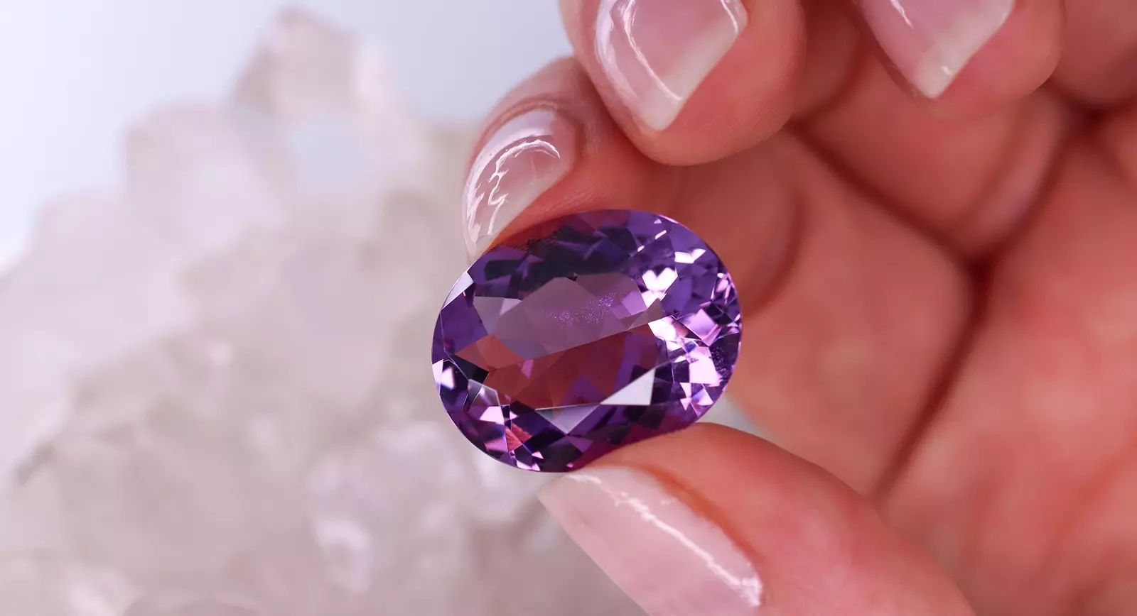 Gemhype.com oval-shaped Brazilian amethyst of 16.01 carats, no treatment with small inclusions 