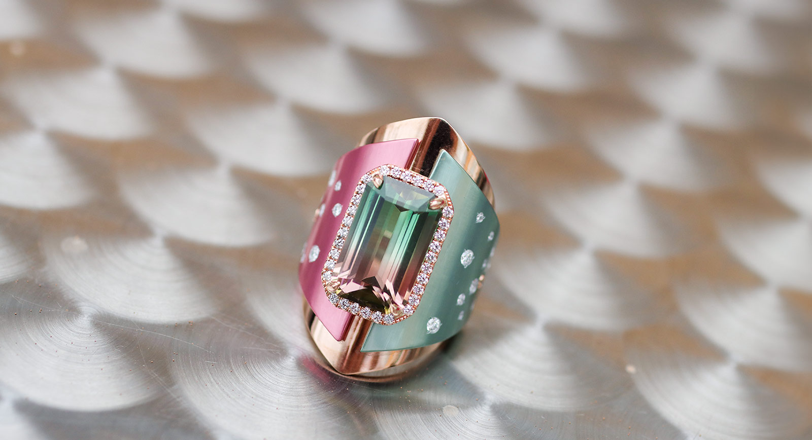 Mayiana My Geometry ring in aluminium, with a 10.99 carat bicolour tourmaline centre stone and diamonds