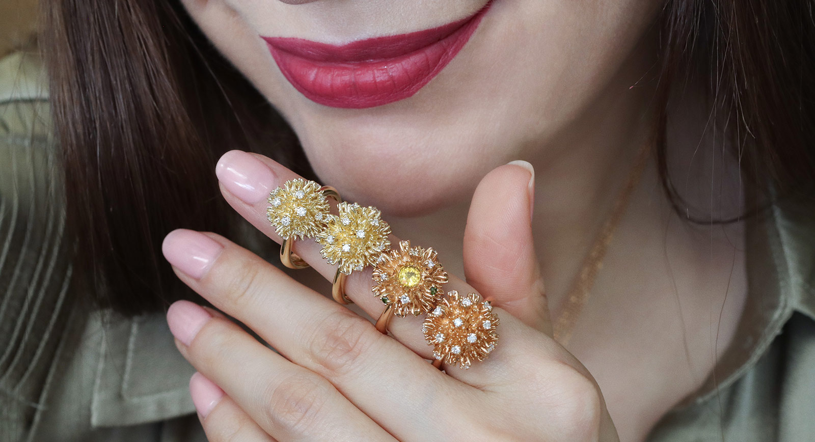 Katerina Perez wears rings in 18k yellow and rose gold from the Ricci collection by Daverio1933