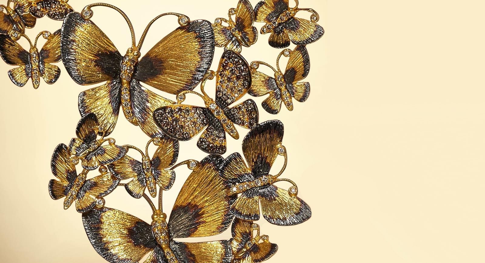 Панно с золотыми бабочками
