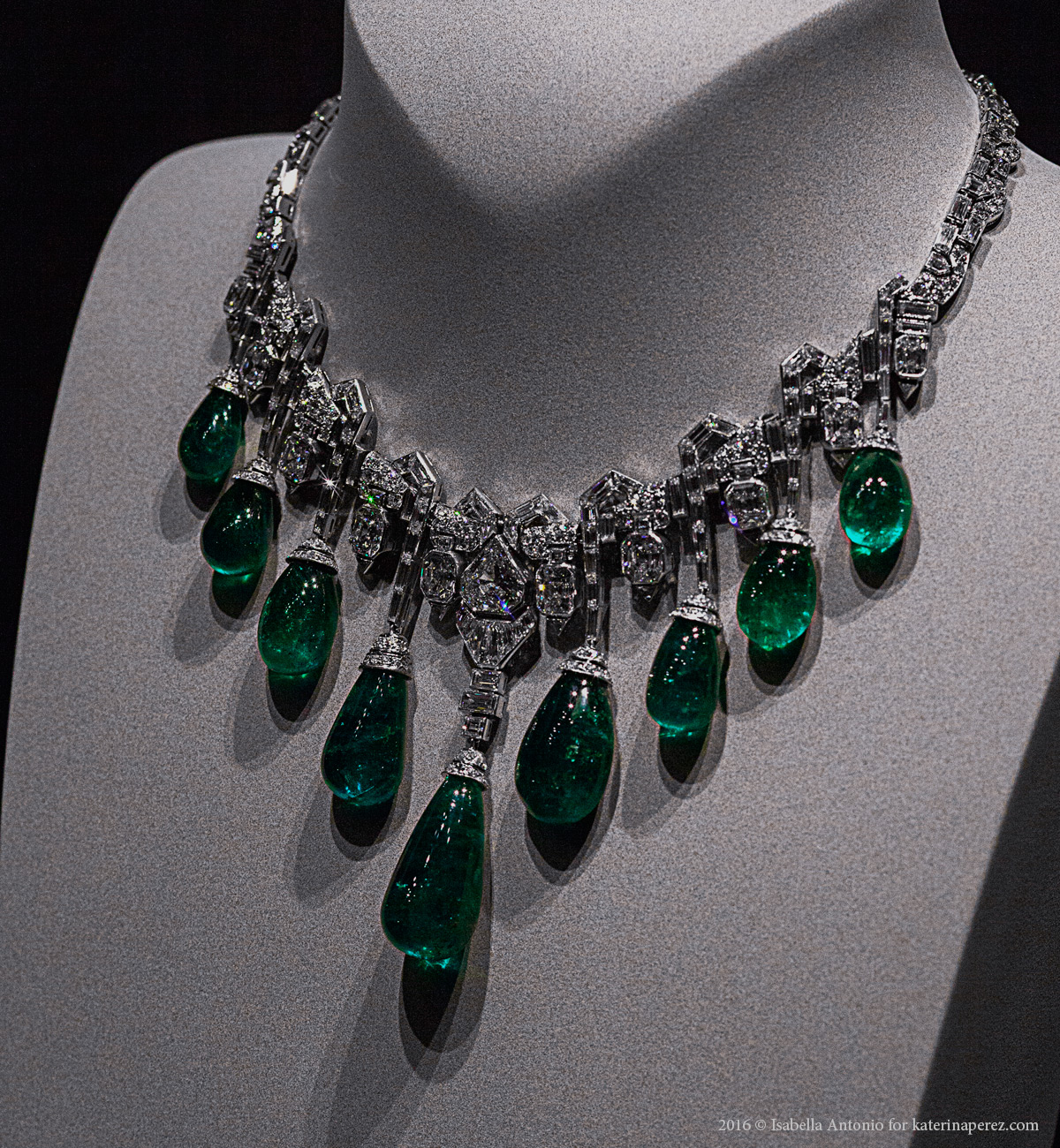 Collaret, 1929. Platinum, emeralds, diamonds. In the former collection of Princess Faiza of Egypt