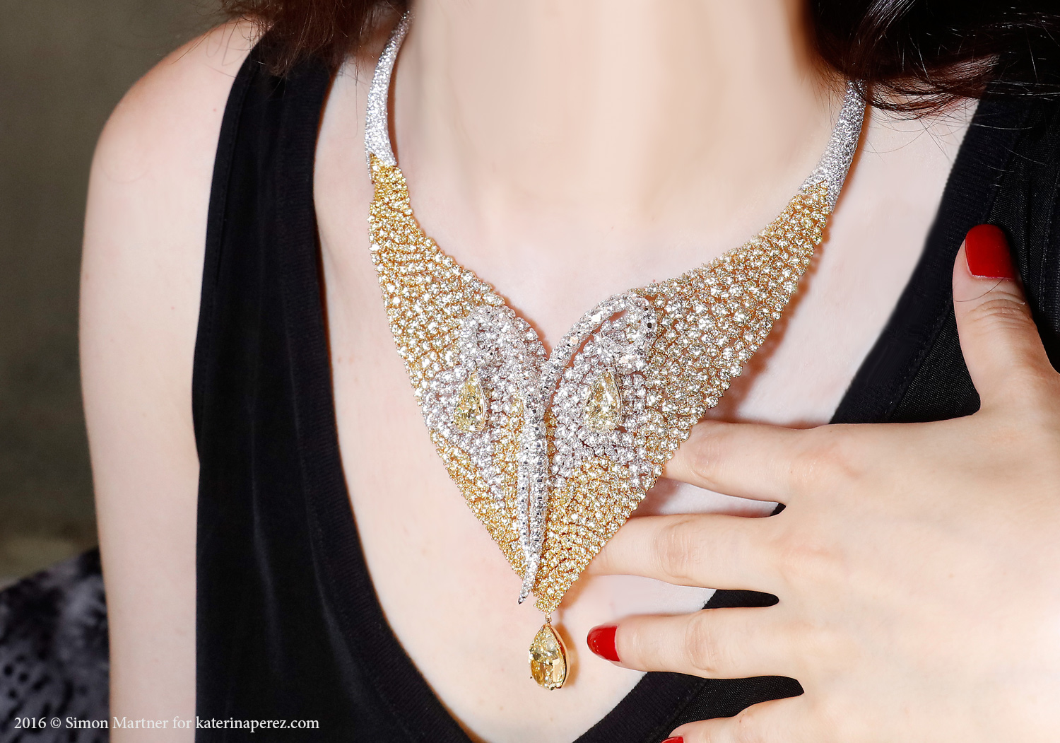 Boghossian Mesh necklace with over 140 cts of colourless and yellow diamonds
