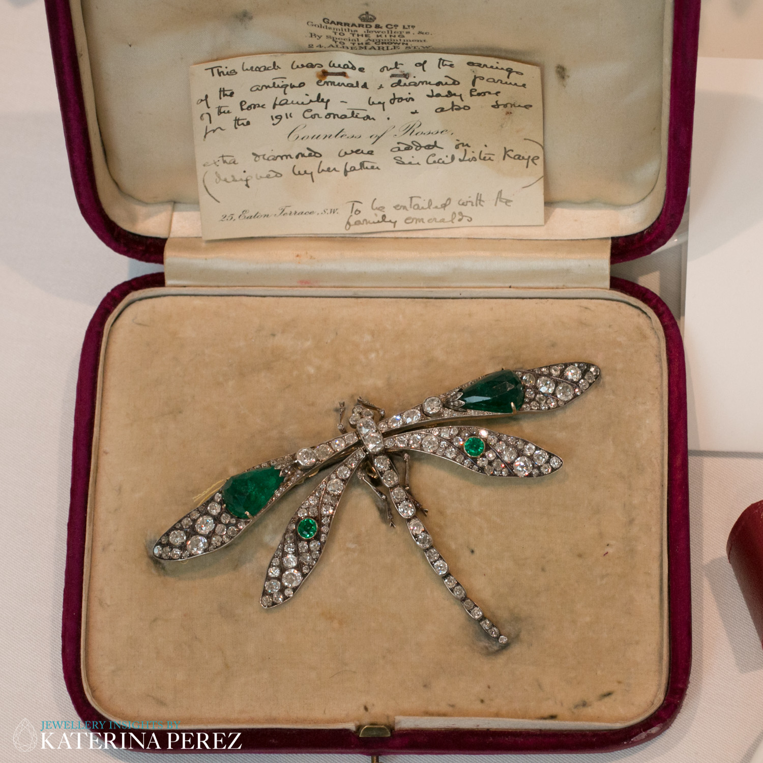 Брошь «Стрекоза» с бриллиантами и изумрудами, примерно 1910 год