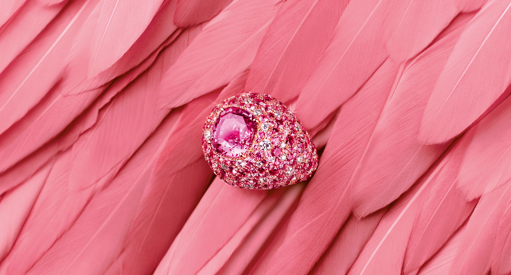 Кольцо Piaget с не гретым розовым мадагаскарским сапфиром огранки «кушон» весом 5,31 карата