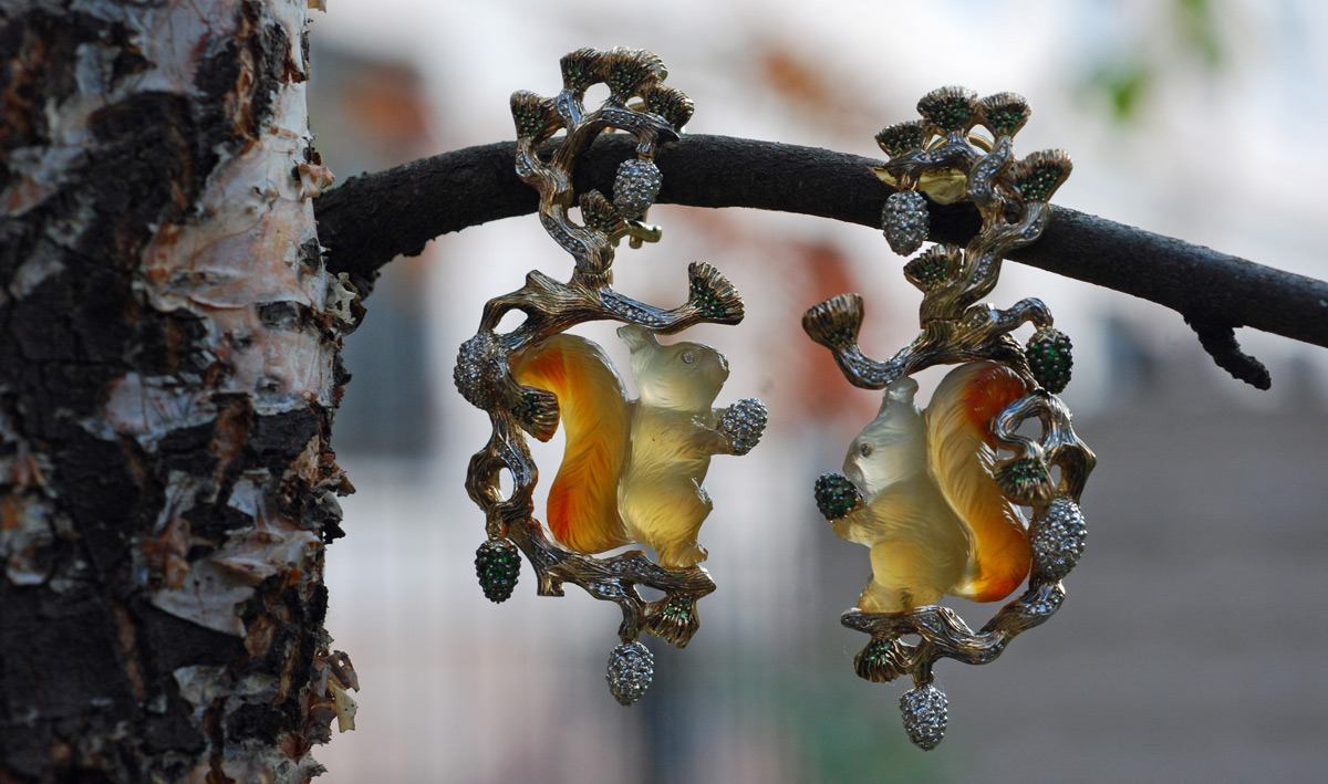 Diamond, tsavorite and carnelian Squirrel earrings in gold by Ekaterina Kostrigina